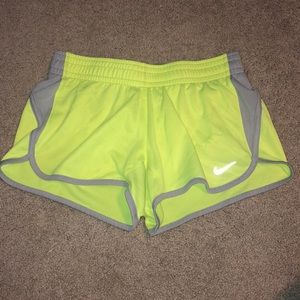 NIKE ATHLETIC WORKOUT SHORTS